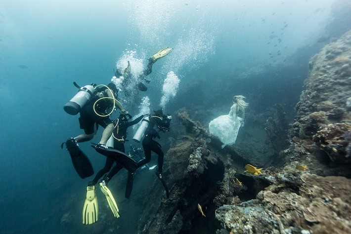 Outstanding Portrait Underwater Photography by Benjamin Von Wong