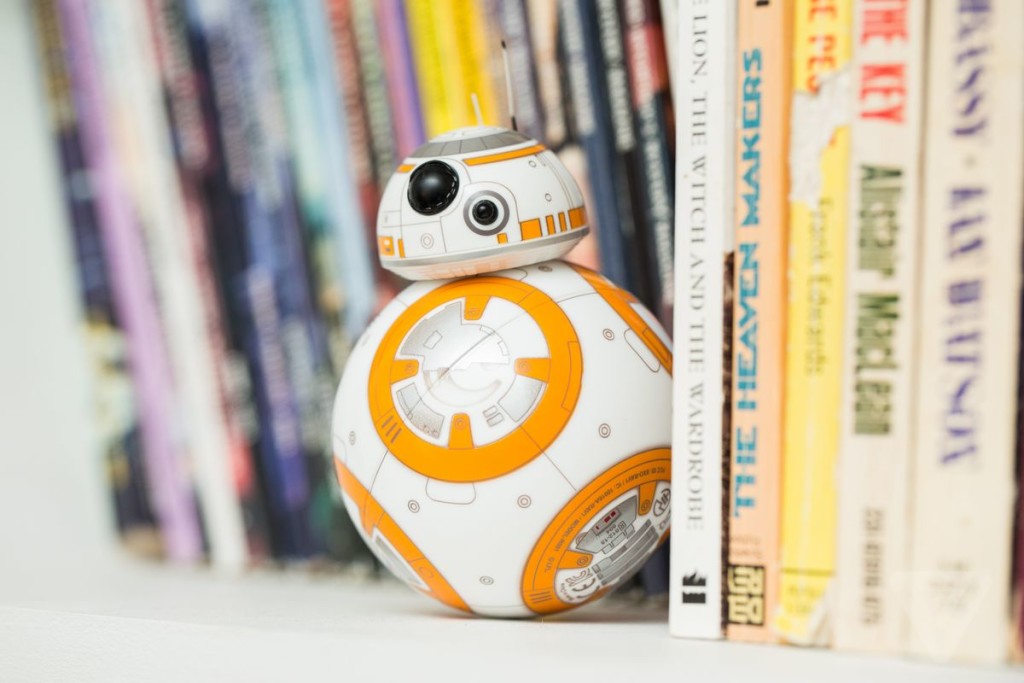 Miniature Star Wars BB-8 Droid