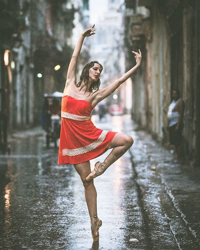 Captures Ballet Dancers Practicing On The Streets by Omar Robles 77