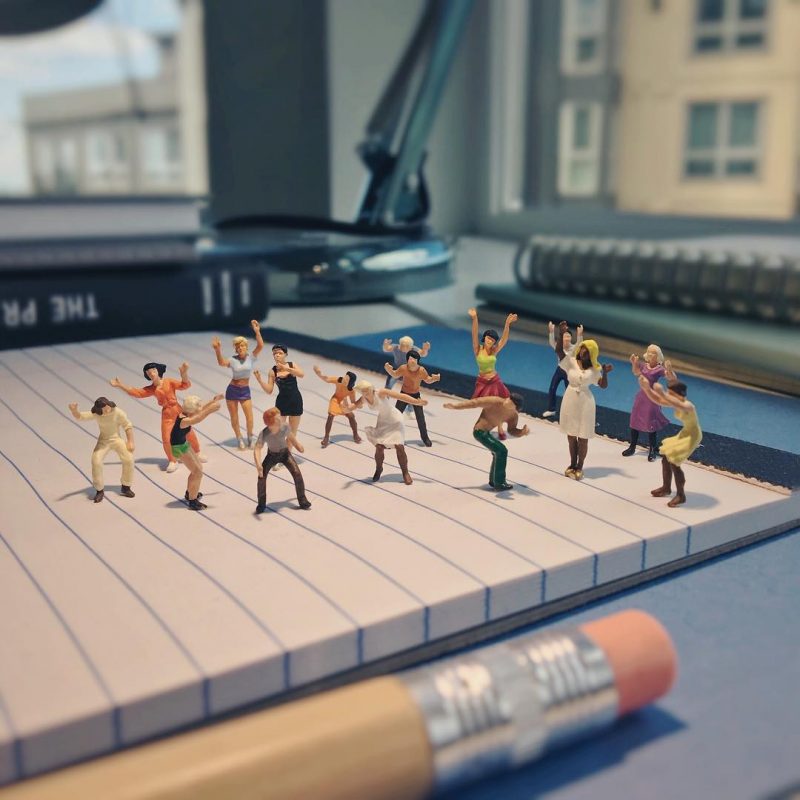 Derrick Lin Turn His Office Life With Miniature Figures 11