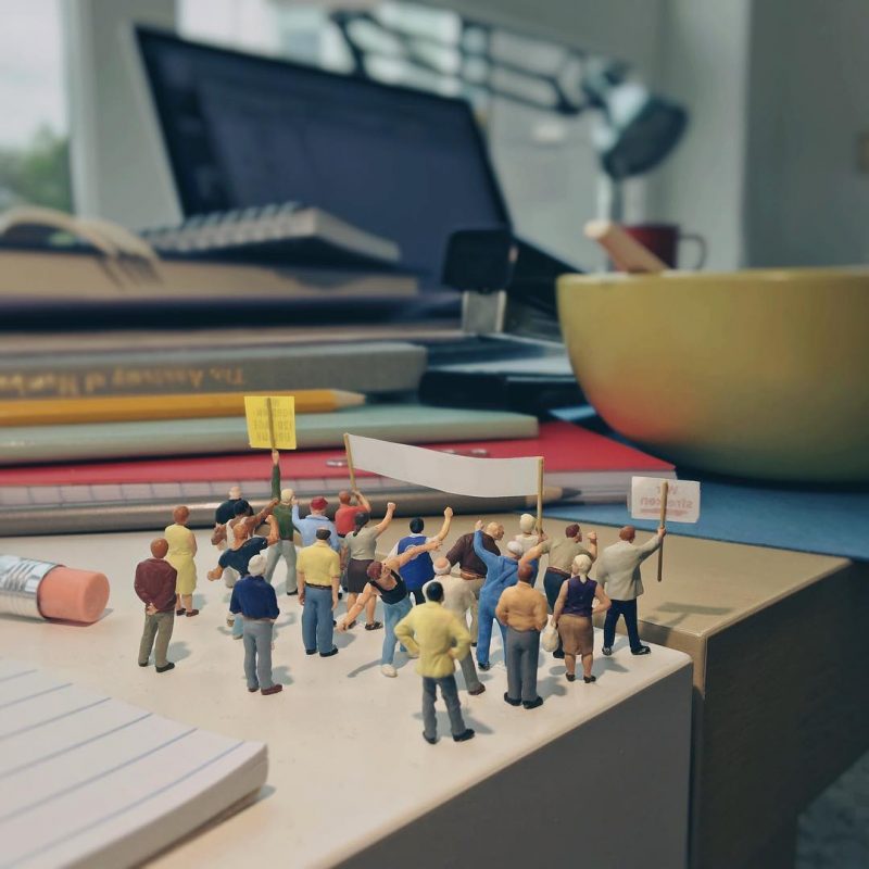 Derrick Lin Turn His Office Life With Miniature Figures 22