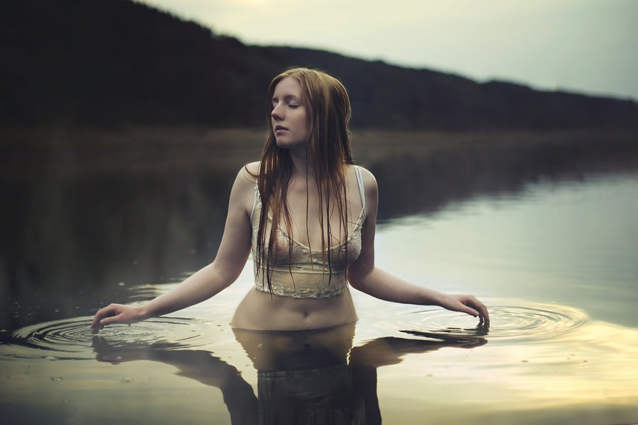 Skills You Need To master When Trying To Make Female Fine Art Photography |  99inspiration