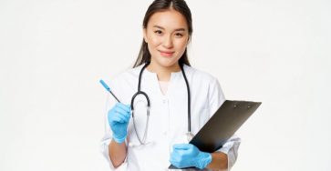 How To Become A Nurse In 4 Simple Steps